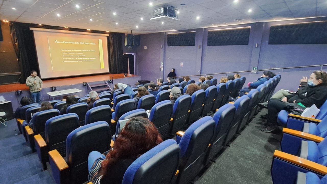Charla Ley Karin en Quintero