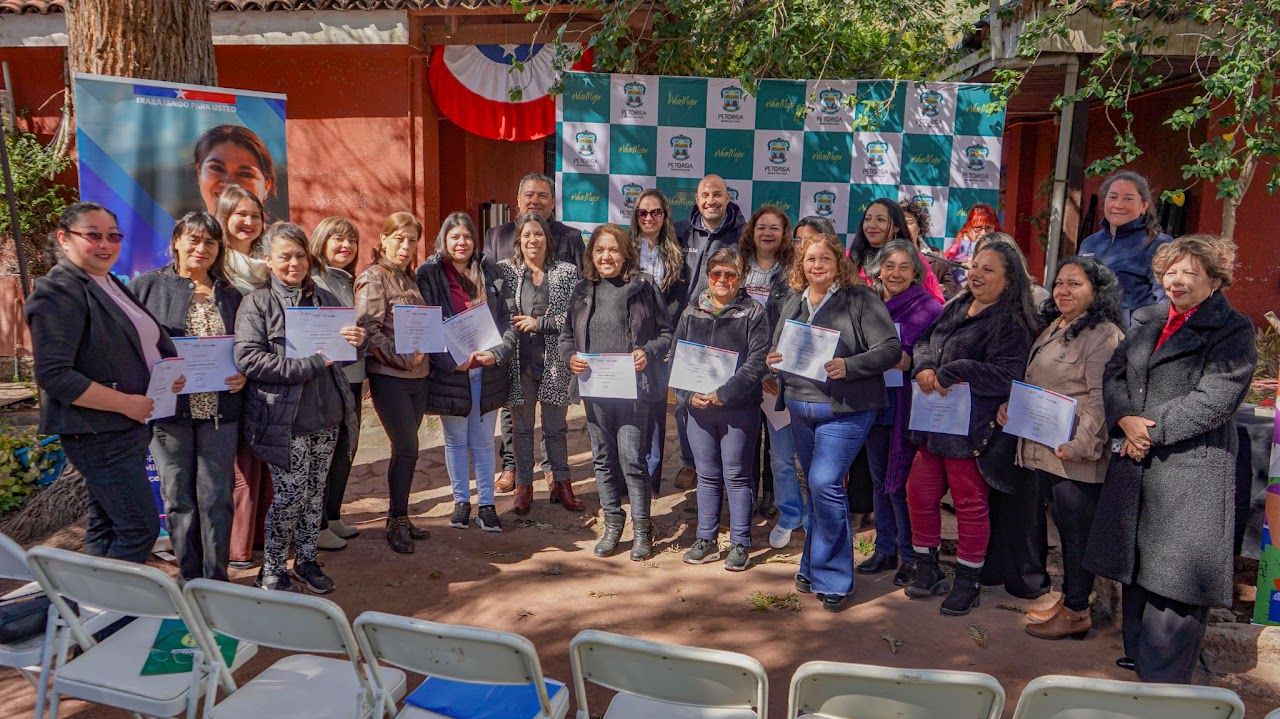 Ceremonia Curso "Manipulación de Alimentos" realizado por Prodemu en Petorca